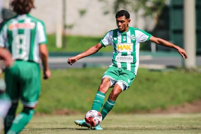 Coritiba x Juventude pelas oitavas de final da Copa do Brasil Sub-17; Jogo de ida<!-- NICAID(16237311) -->