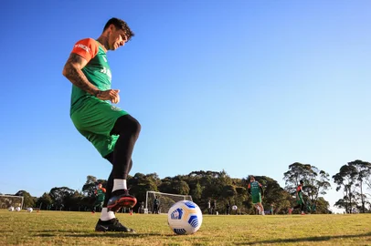 Juventude se prepara para a Série A do Campeonato Brasileiro. Na foto, volante João Paulo<!-- NICAID(14784819) -->