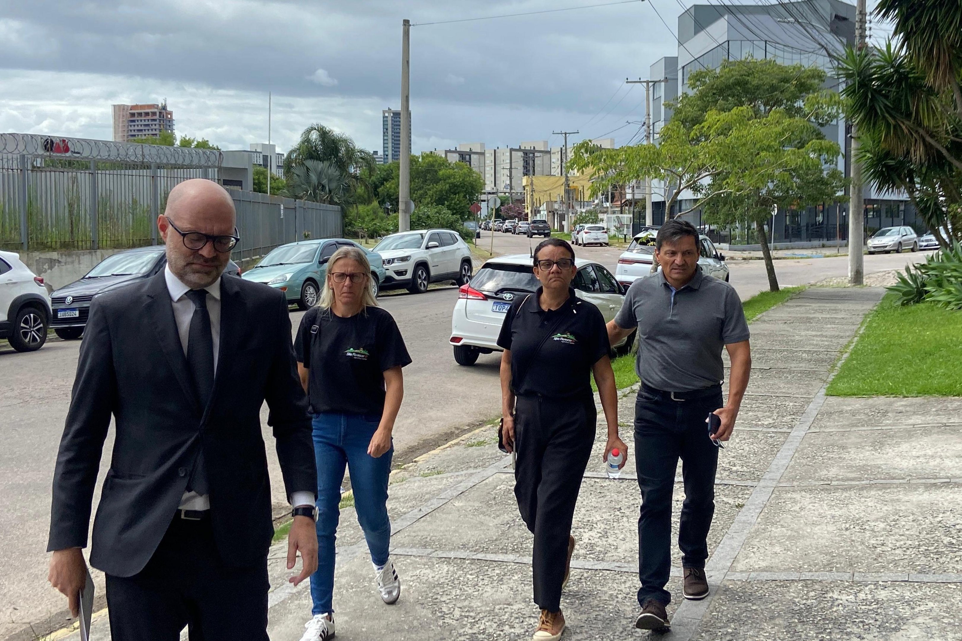 "Tem detalhes importantes", diz advogado sobre depoimento da vi&uacute;va do agricultor morto pela BM em Pelotas