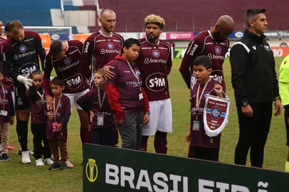 Descrição: CAXIAS DO SUL, RS, BRASIL, 12/04/2026. Caxias x Confiança, jogo válido pela segunda rodada da Série C do Campeonato Brasileiro e realizado no estádio Francisco Stédile (estádio Centenário). (Porthus Junior/Agência RBS)<!-- NICAID(16264366) -->
