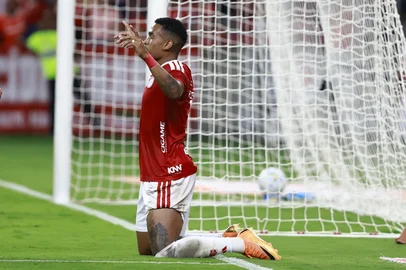 Porto Alegre, RS, Brasil, 01/04/2026 — O Sport Club Internacional recebe o São Paulo Futebol Clube na noite desta quarta-feira, no Estádio Beira-Rio, em partida válida por mais uma rodada do Campeonato Brasileiro Série A de 2026. Foto: Jeff Botega/Agência RBSIndexador: jeff botega<!-- NICAID(16257182) -->