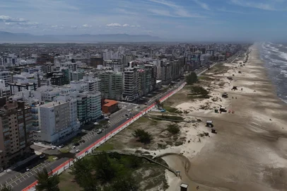 Capão da Canoa, RS, Brasil - Raio X das praias do Litoral norte para temporada de verão 2024/2025.<!-- NICAID(15922945) -->