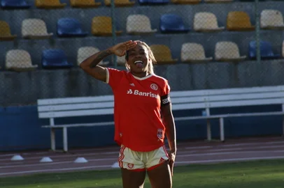 Zagueira Sorriso, do Inter, completará 100 jogos pelo clube.<!-- NICAID(15099796) -->