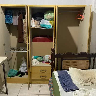 Quarto onde vivia idosa desaprecida há 44 anos e onde foi encontrada em Garibaldi, no subsolo do Hotel Pieta. na foto quarto que não tinha iluminação no dia 31 de janeiro<!-- NICAID(15341833) -->