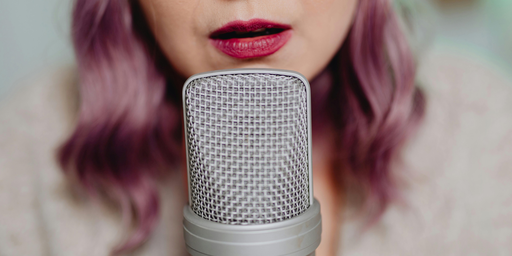 Podcasts passam o r&aacute;dio e viram o &aacute;udio falado mais ouvido nos EUA