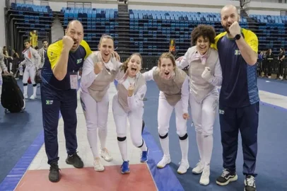Gabriella Vianna, Ana Toldo, Mariana Pistoia e Bia Bulcão, esgrima
