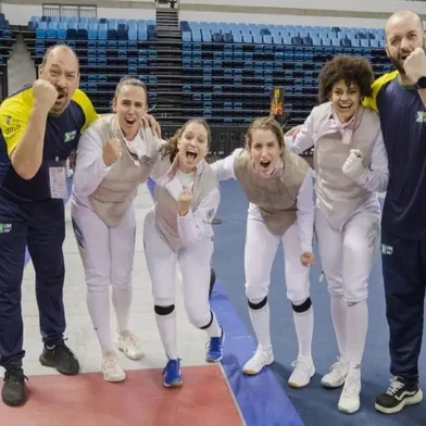 Gabriella Vianna, Ana Toldo, Mariana Pistoia e Bia Bulcão, esgrima