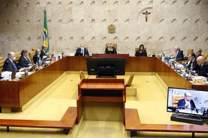 Sessão plenária do STF<!-- NICAID(15281790) -->