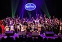 Bandas formadas por alunos protagonizam festival organizado por escola de música, em Caxias