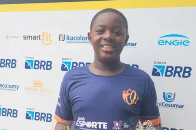 Atleta do projeto Lapidando Tenistas, de Vacaria, o jovem Vitor Moraes, o Vitinho, foi campeão de duplas e  vice-campeão de simples na categoria 12 anos do Banana Bowl, em São Paulo.<!-- NICAID(15701230) -->