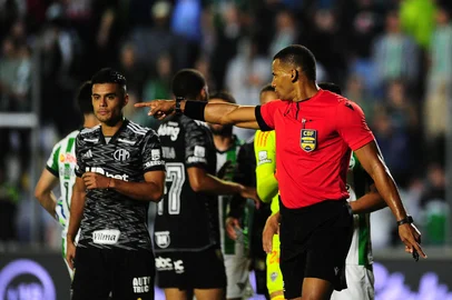 CAXIAS DO SUL, RS, BRASIL, 05/05/2025. Juventude x Atlético-MG, jogo válido pela sétima rodada da Série A do Campeonato Brasileiro e realizado no estádio Alfredo Jaconi. (Porthus Junior/Agência RBS)Indexador: BTK                             <!-- NICAID(16030849) -->
