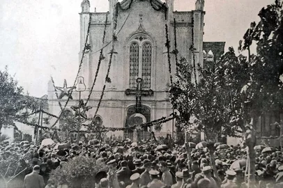 Missa Campal do Centenário da Independência, em 1922, em Rio Grande.<!-- NICAID(15215919) -->