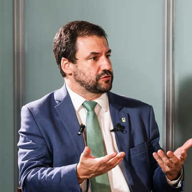 Secretário João Brant<!-- NICAID(15735633) -->