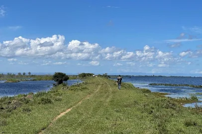Barragem no assentamento Filhos de Sepé, em Viamão<!-- NICAID(15608318) -->