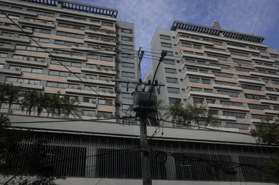 PORTO ALEGRE, RS, BRASIL, 25-07-2025: Condominio The Park, no bairro Rio Branco, com apartamentos com 3 suites, de 141 a 219 metros quadrados. Devido a quedas frequentes de energia, condominios em Porto Alegre comecam a ser construidos com gerador. Foto: Mateus Bruxel/Agencia RBSIndexador: MATEUS BRUXEL<!-- NICAID(16088062) -->