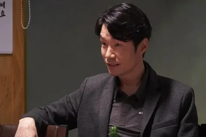 O ator sul-coreano Song Young-kyu, conhecido pelo papel de Chefe Choi em Extreme Job (2019), morreu aos 55 anos. <!-- NICAID(16093922) -->