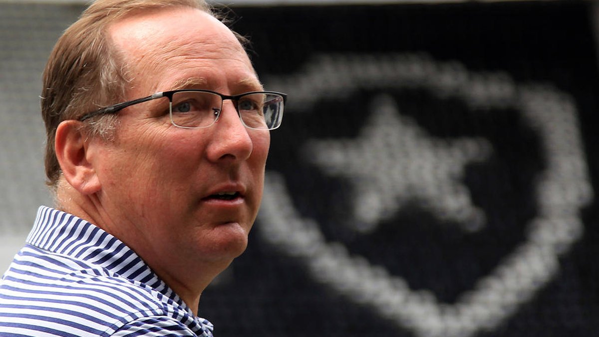 SAF Botafogo defende Textor e pede reconsideração de ordem que o afastou