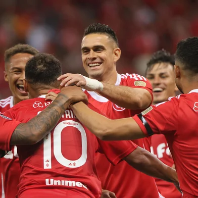 Elenco colorado celebra vitória contra o Atlético Nacional<!-- NICAID(16014835) -->
