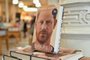 Copies of "Spare" by Britain's Prince Harry, Duke of Sussex, are displayed at a Barnes & Noble bookstore on January 10, 2023 in New York City. - After months of anticipation and a blanket publicity blitz, Prince Harry's autobiography "Spare" went on sale Tuesday as royal insiders hit back at his scorching revelations. (Photo by ANGELA WEISS / AFP)Editoria: HUMLocal: New YorkIndexador: ANGELA WEISSSecao: imperial and royal mattersFonte: AFPFotógrafo: STF<!-- NICAID(15317668) -->