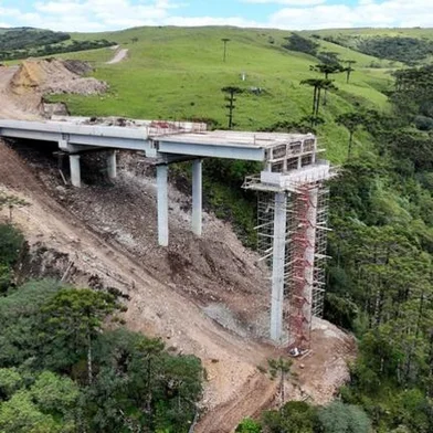 BR-285, no Rio Grande do Sul está recebendo asfalto e uma nova ponte sobre o Rio das Antas. São José dos Ausentes<!-- NICAID(16153048) -->