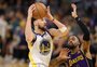 Warriors ajustam marcação, vencem Lakers e empatam série nos playoffs da NBA