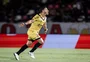 Giuliano celebra marca de 800 jogos e projeta Santos na liderança da Série B