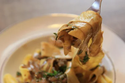 PORTO ALEGRE, RS, BRASIL - 2018.02.27 - Receitas de cogumelos com a chef da Casa Destemperados. (Foto: ANDRÉ ÁVILA/ Agência RBS)<!-- NICAID(13432779) -->