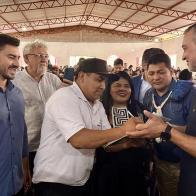 Assinatura para liberação de R$ 500 mil em recursos federais para o Programa de Aquisição de Alimentos (PAA).<!-- NICAID(16025036) -->