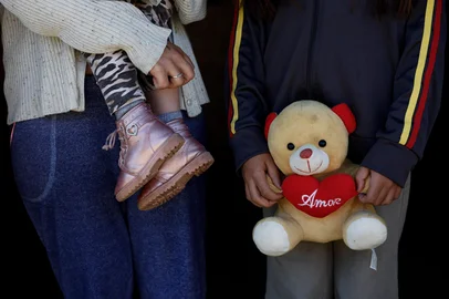 ENCRUZILHADA DO SUL, RS, BRASIL - 08-10-2025: A cada quatro dias nasce um órfão da violência no Rio Grande do Sul. Somente em 2025, o Estado registrou 58 feminicídios que deixaram 74 filhos sem mãe. Recente decreto prevê que dependentes até 18 anos recebam pensão, o que antes só era possível mediante burocráticas batalhas judiciais. Família de Encruzilhada do Sul luta na Justiça pela pensão de vítima. Foto: Duda Fortes/Agência RBS.<!-- NICAID(16142574) -->