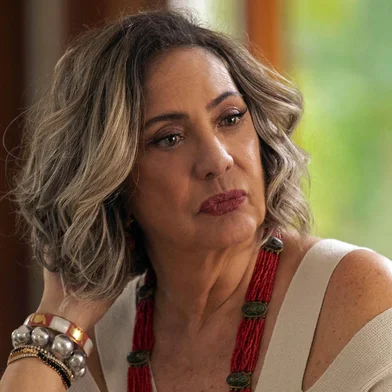 Berta (Eliane Giardini)<!-- NICAID(15844934) -->