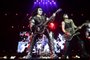 Gene Simmons (L) and Paul Stanley, members of the hard rock band "Kiss" perform during the Resurrection Fest music festival in Viveiro, northern Spain, on July 14, 2018. (Photo by MIGUEL RIOPA / AFP)Editoria: ACELocal: VIVEIROIndexador: MIGUEL RIOPASecao: musicFonte: AFPFotógrafo: STR<!-- NICAID(14393494) -->