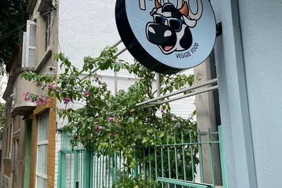 Moo Veggie Food<!-- NICAID(16094341) -->