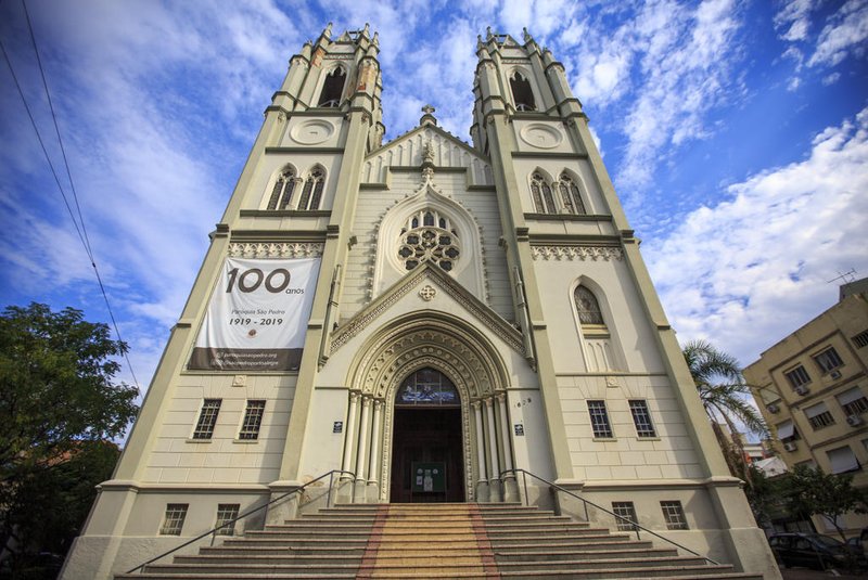 PORTO ALEGRE, RS, BRASIL - Matéria conta a história de algumas igrejas da capital. Na foto,   Igreja São Pedro, Avenida Cristóvão Colombo 1629 .  Foto: Jefferson Botega / Agencia RBSIndexador: Jeff Botega<!-- NICAID(15047729) -->