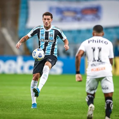 Victor Bobsin, volante do Grêmio