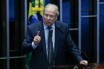 BrasÃ­lia (DF) 02-04-2024  SessÃ£o especial para celebrar a democracia brasileira. Ex-ministro JosÃ© Dirceu, Maria Thereza Fontella Goulart e seu filho, JoÃ£o Goulart filho. Foto Lula Marques/ AgÃªncia BrasilBrasília (DF) 02-04-2024 Sessão especial para celebrar a democracia brasileira. Ex-ministro José Dirceu, Maria Thereza Fontella Goulart e seu filho, João Goulart filho. Foto Lula Marques/ Agência Brasil/DivulgaçãoLocal: BrasÃ­liaIndexador: Lula Marques/ AgÃªncia BrasilFonte: AgÃªncia Brasil/Empresa Brasil d<!-- NICAID(15769596) -->