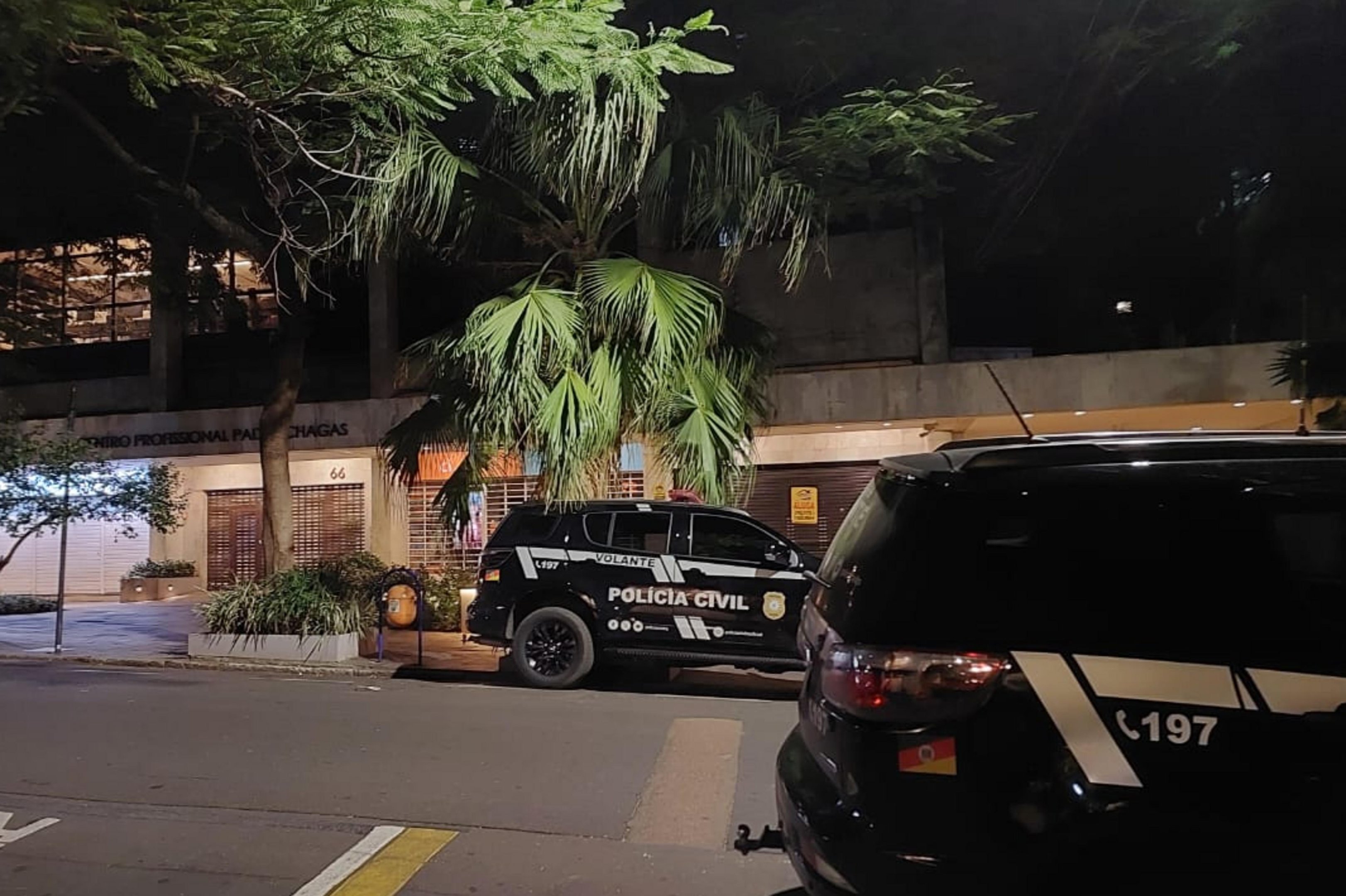 Criminosos fazem ref&eacute;ns e roubam R$ 600 mil em joias de escrit&oacute;rio de advocacia na Rua Padre Chagas, em Porto Alegre