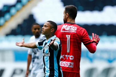 PORTO ALEGRE, RS, BRASIL,  06/06/2021-   Grêmio x Santa Cruz pela Recopa Gaúcha. Foto: Marco Favero / Agencia RBS<!-- NICAID(14801831) -->