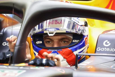Red Bull Racing's Dutch driver Max Verstappen sits in the cockpit during the second practice session ahead of the Bahrain Formula One Grand Prix at the Bahrain International Circuit in Sakhir on April 11, 2025. (Photo by Fadel SENNA / AFP)<!-- NICAID(16016486) -->