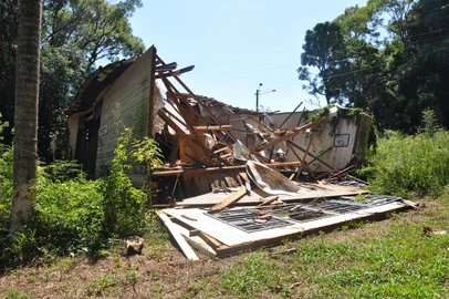 Brizoleta de Passo Fundo desaba e prédio histórico terá de ser reconstruído do zero<!-- NICAID(16238267) -->