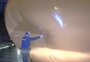 Policial é "atacado" por abóbora gigante nos EUA; veja vídeo