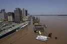 Porto Alegre, RS, Brasil - Chuvas extremas causam alagamento em toda a extensão da orla da capital.<!-- NICAID(15604342) -->