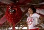 Conheça a primeira mulher a liderar uma das mais tradicionais escolas de samba de Porto Alegre