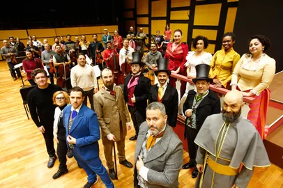 Porto Alegre, RS, Brasil - Segundo caderno. Primeiro ensaio da ópera "Os Bacharéis", com orquestra da Ospa e elenco da peça. Foto: Jonathan Heckler / Agencia RBS<!-- NICAID(15526033) -->