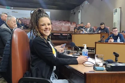 Vereadora Estela Balardin (PT) participa da primeira sessão após seu retorno, nesta terça-feira (12). <!-- NICAID(15146682) -->