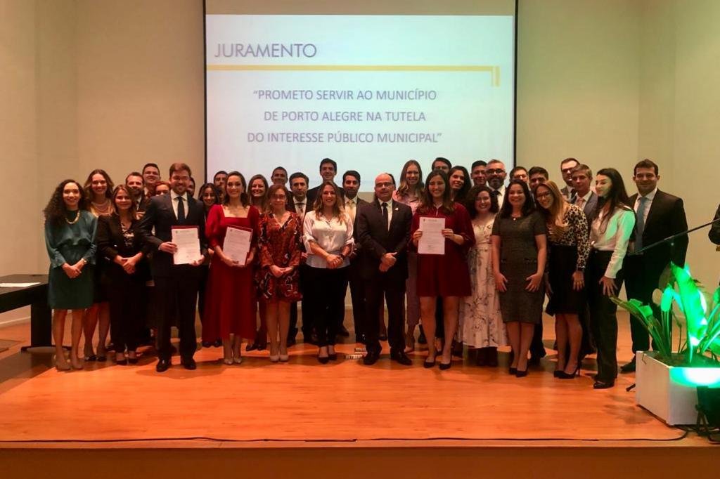 Dos 38 Procuradores Empossados Pela PGM De Porto Alegre 18 S o De 