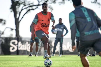 Juventude treina para enfrentar o Atlético-MG com Caíque<!-- NICAID(16026978) -->