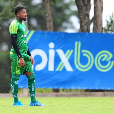 CAXIAS DO SUL, RS, BRASIL, 27/12/2022. Treino do Juventude no Centro de Formação de Atletas e Cidadãos (CFAC). O Juventude se prepara para a estreia do Campeonato Gaúcho 2023. Na foto, lateral esquerdo Guilherme Guedes. (Porthus Junior/Agência RBS)                   <!-- NICAID(15306044) -->