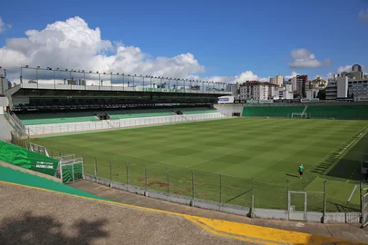 CAXIAS DO SUL, RS, BRASIL, 14/02/2025. Reportagem especial sobre os 50 Anos do Estádio Alfredo Jaconi. Na foto, vista geral do Estádio. (Porthus Junior/Agência RBS)Indexador: Porthus JUNIOR<!-- NICAID(15976951) -->