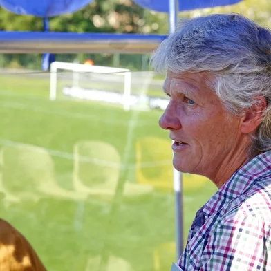 Pia Sundhage, técnica da Seleção Brasileira, assistiu à partida entre Inter e Flamengo pelo Brasileirão feminino A1
