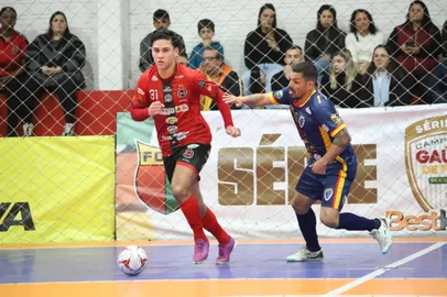 Lance da Série Ouro de futsal em 2025, no jogo entre ABF e SER Santiago.